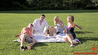 Piknik Mom Sex Watching - Mom Son Family Picnic sex videos | Xshaker.net